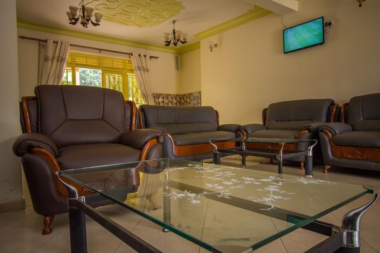 Heras Country Resort Kabale ภายนอก รูปภาพ