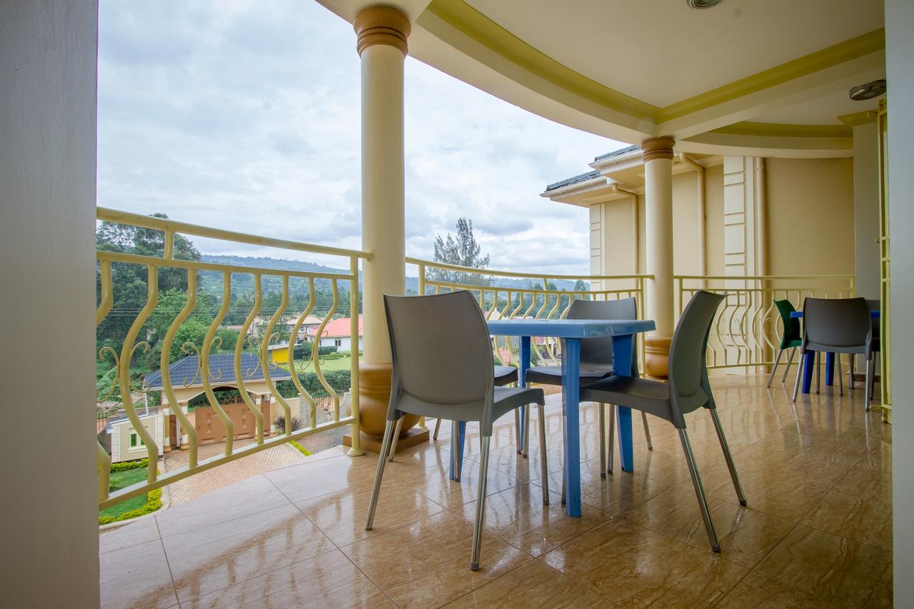 Heras Country Resort Kabale ภายนอก รูปภาพ