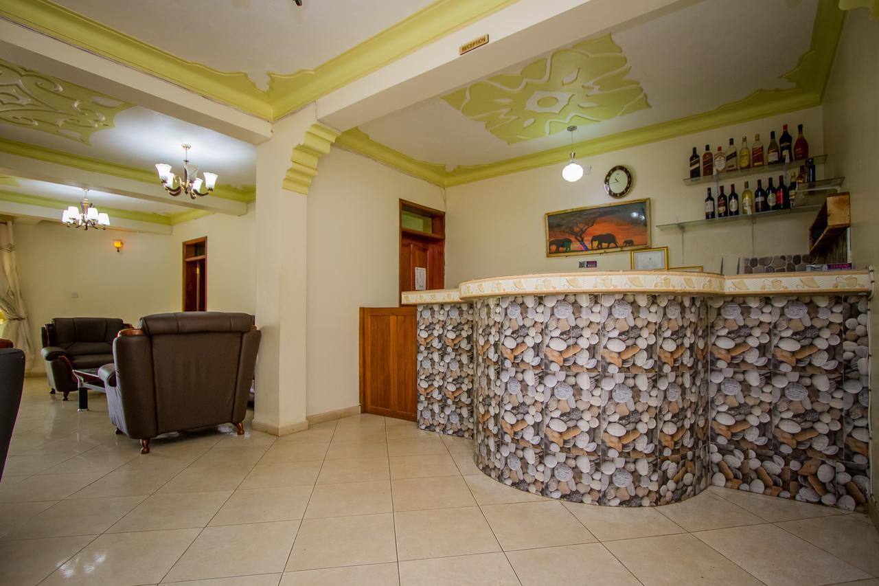 Heras Country Resort Kabale ภายนอก รูปภาพ