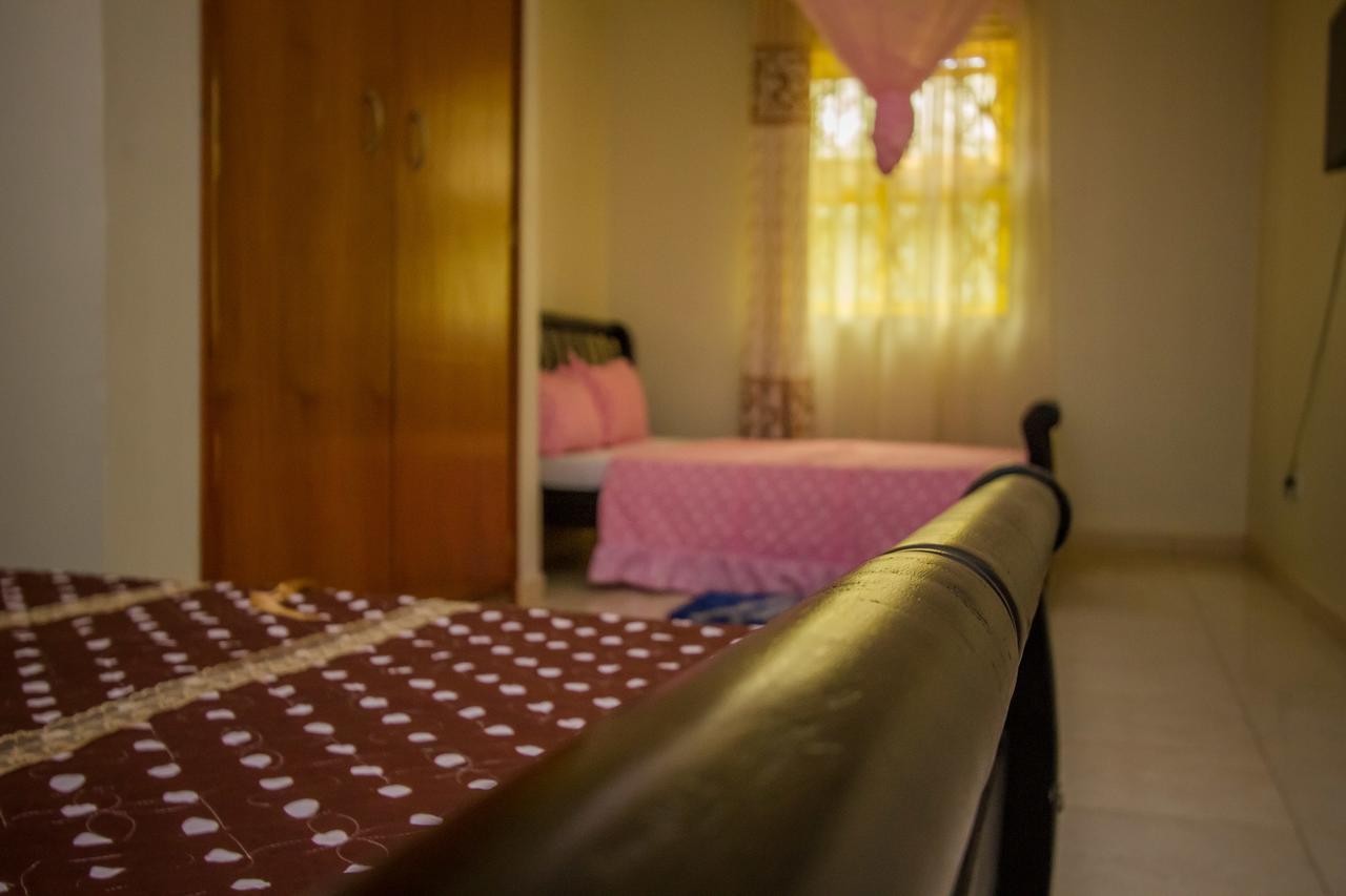 Heras Country Resort Kabale ภายนอก รูปภาพ