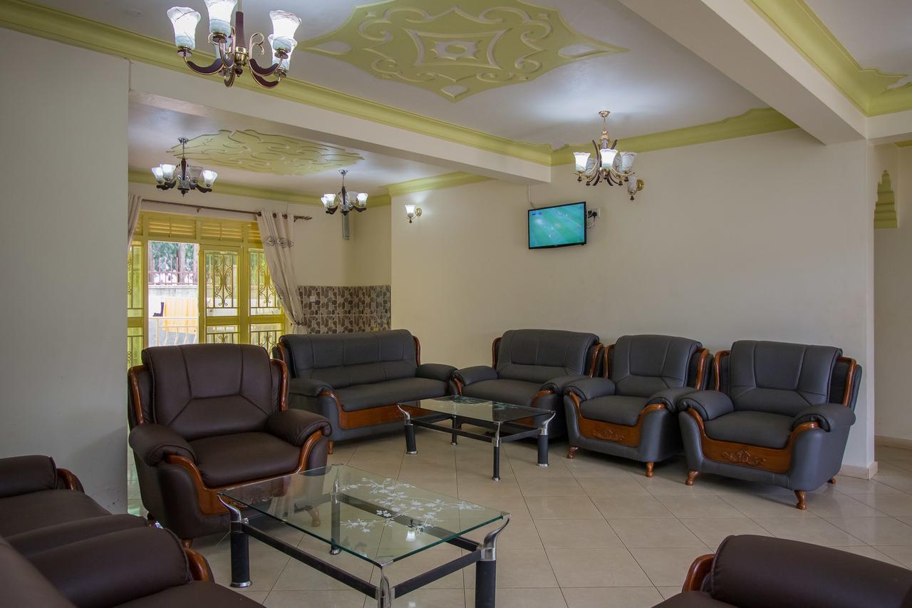 Heras Country Resort Kabale ภายนอก รูปภาพ