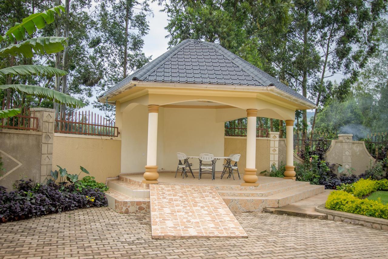 Heras Country Resort Kabale ภายนอก รูปภาพ