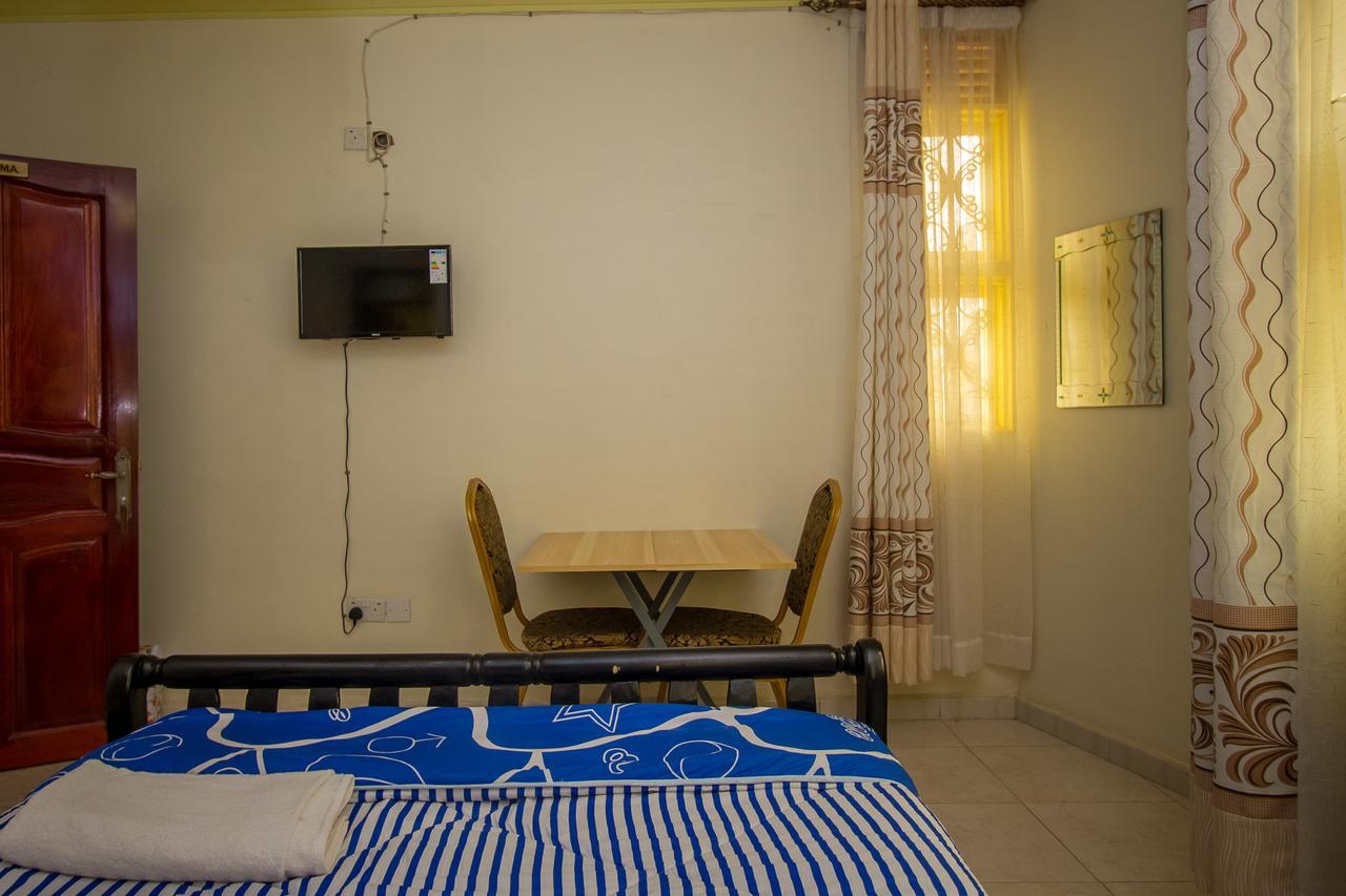 Heras Country Resort Kabale ภายนอก รูปภาพ