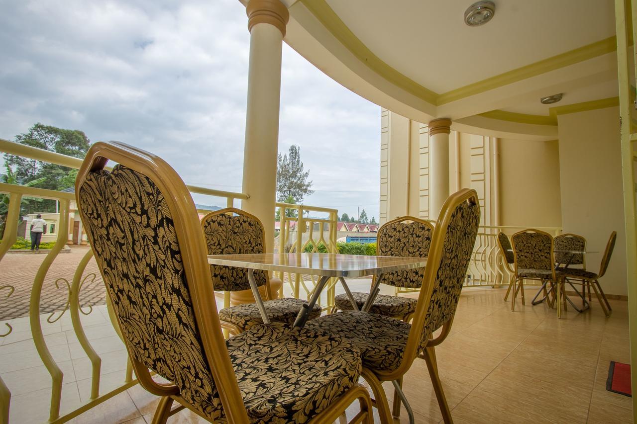 Heras Country Resort Kabale ภายนอก รูปภาพ